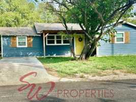 featured image of 931 W Oak St