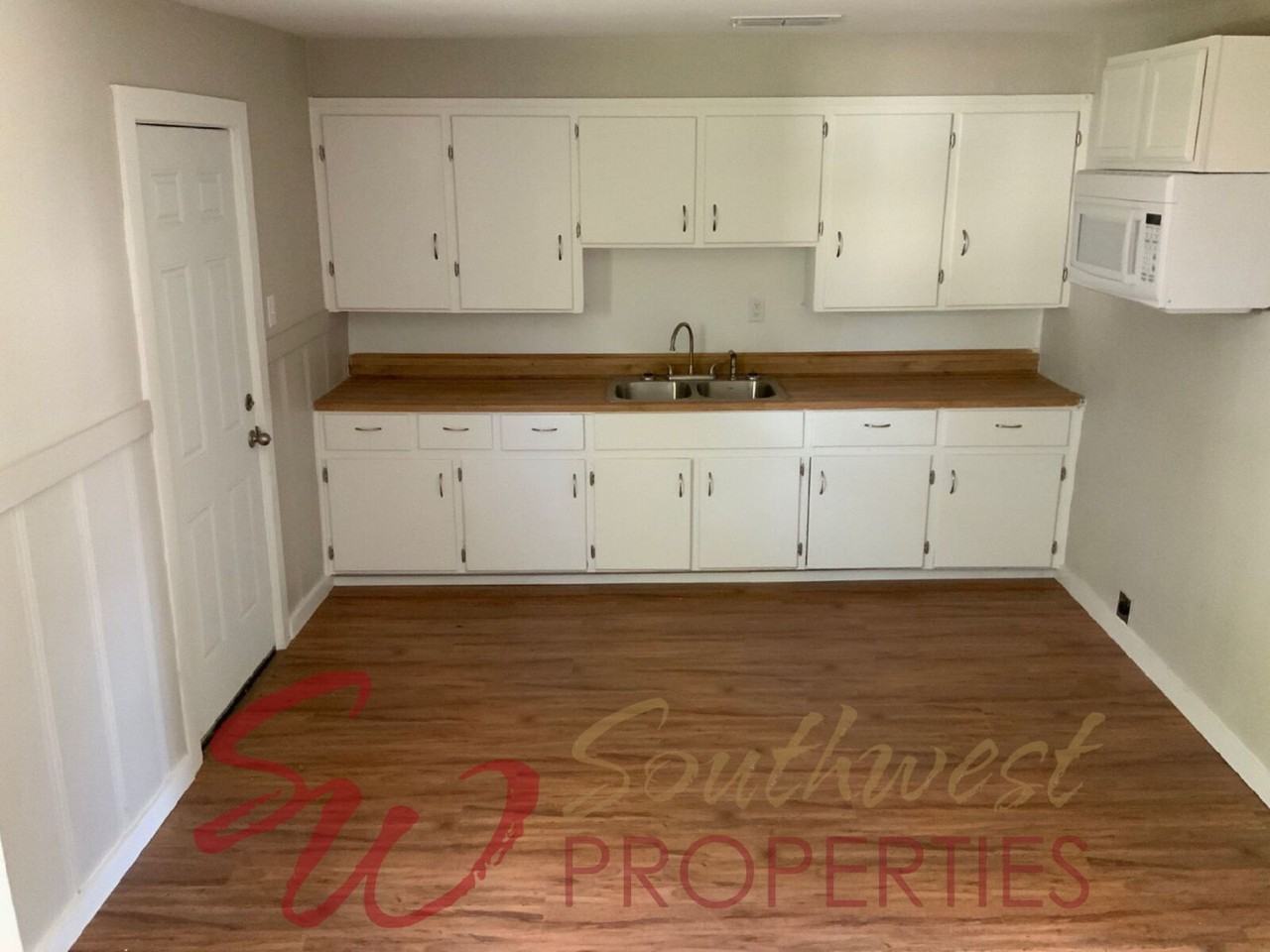 931 W Oak St - Photo 3 of 11