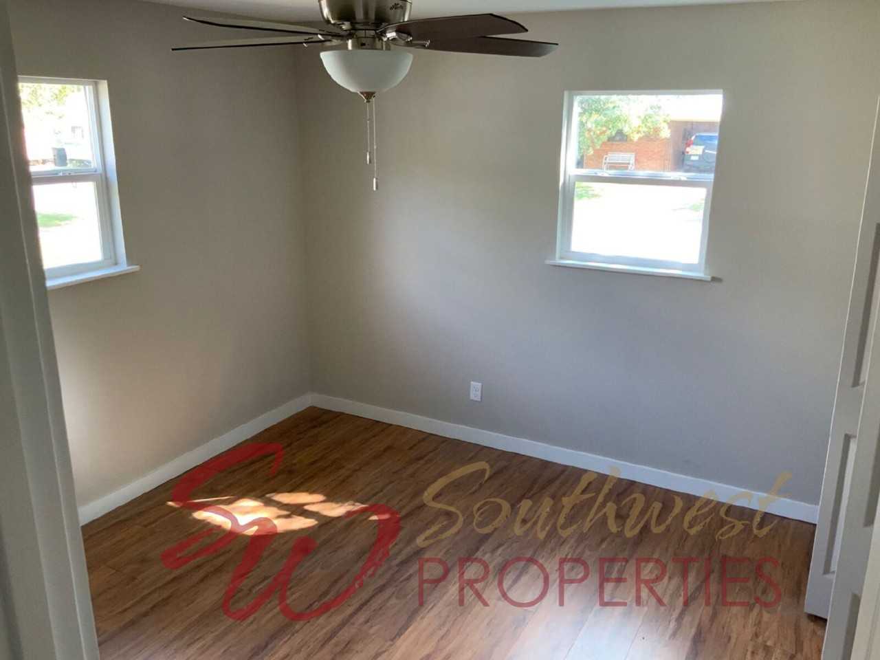 931 W Oak St - Photo 5 of 11