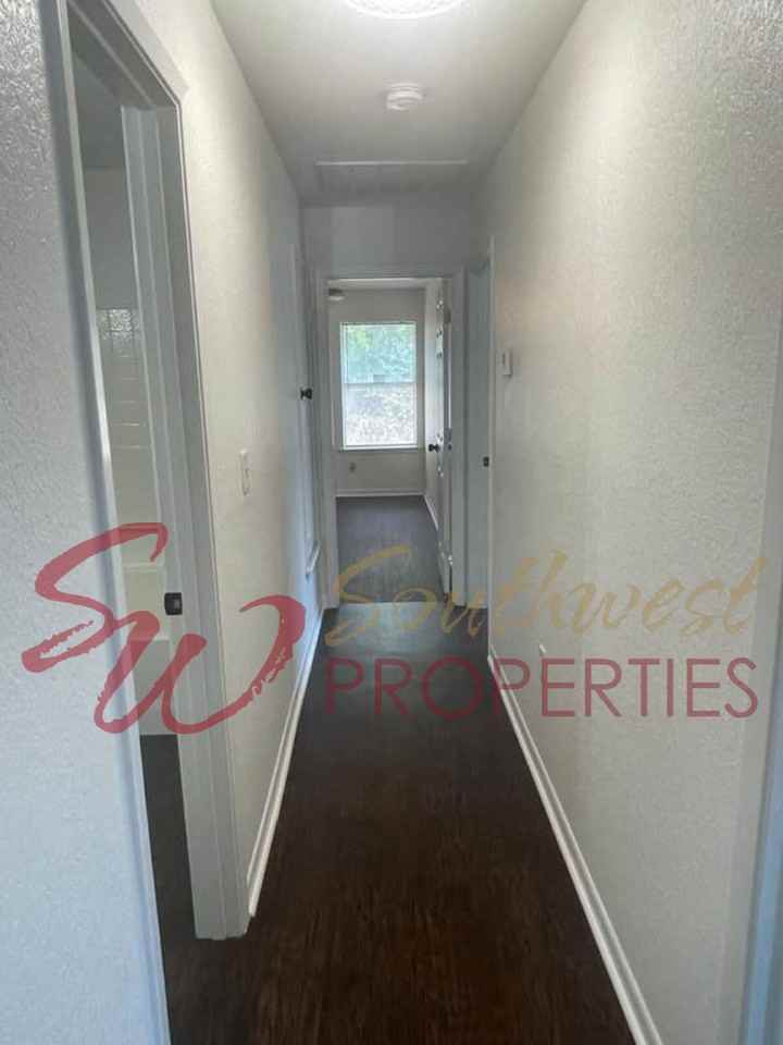 982 W Oak St - Photo 6 of 11