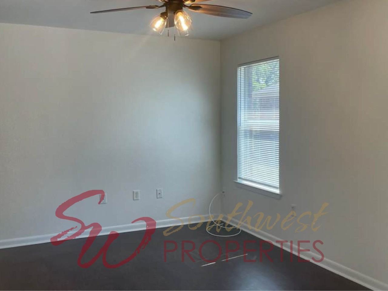 982 W Oak St - Photo 7 of 11