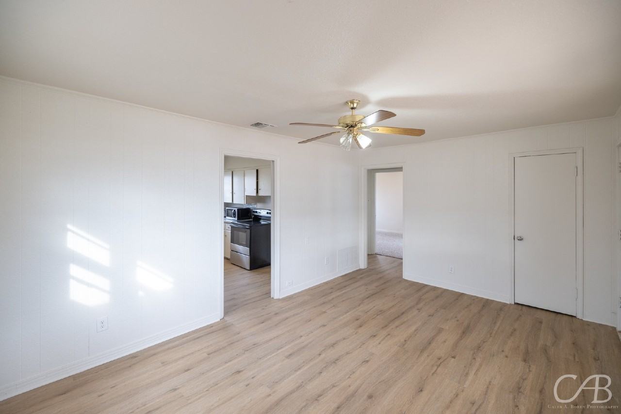 4134 Russell Ave - Photo 3 of 24