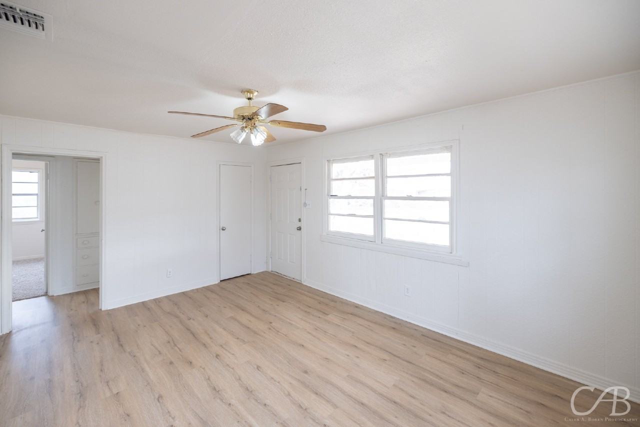 4134 Russell Ave - Photo 4 of 24