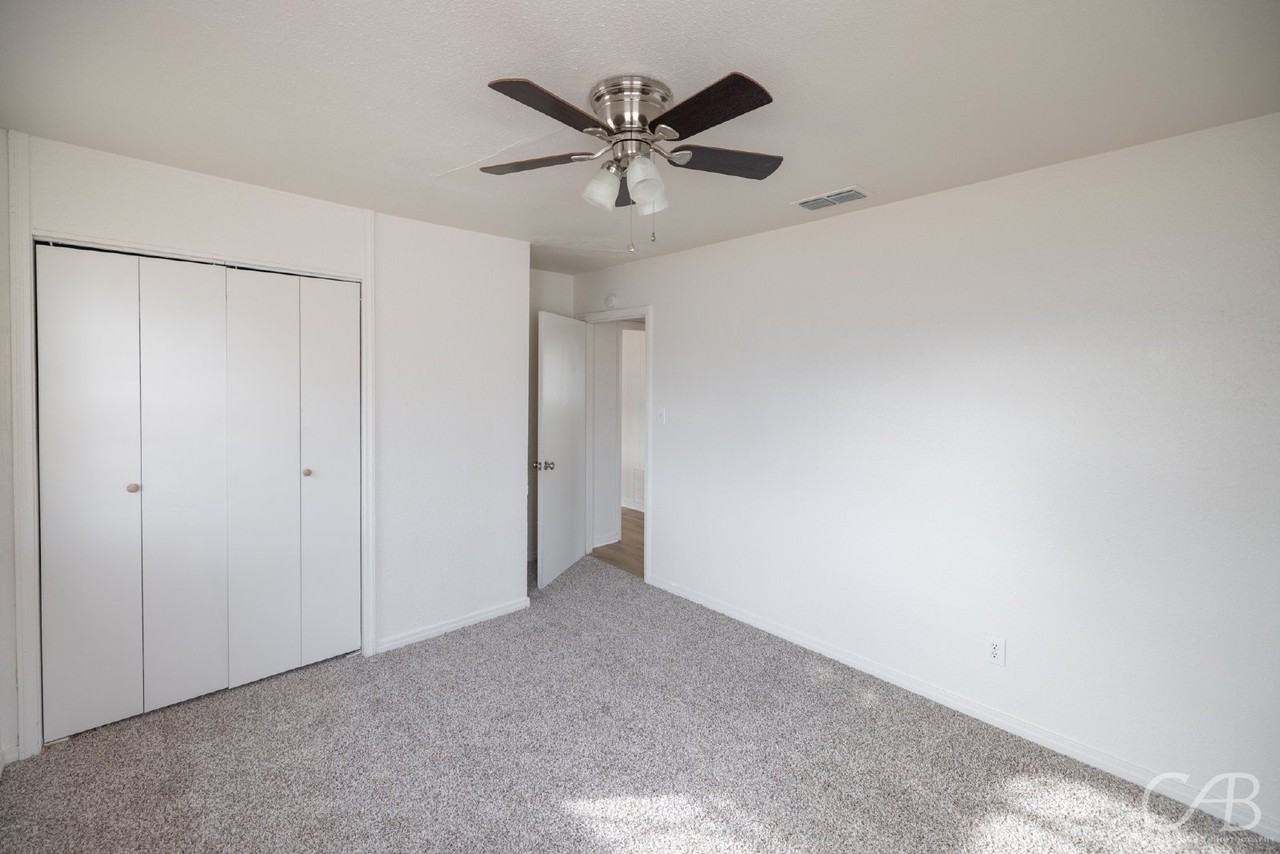 4134 Russell Ave - Photo 7 of 24