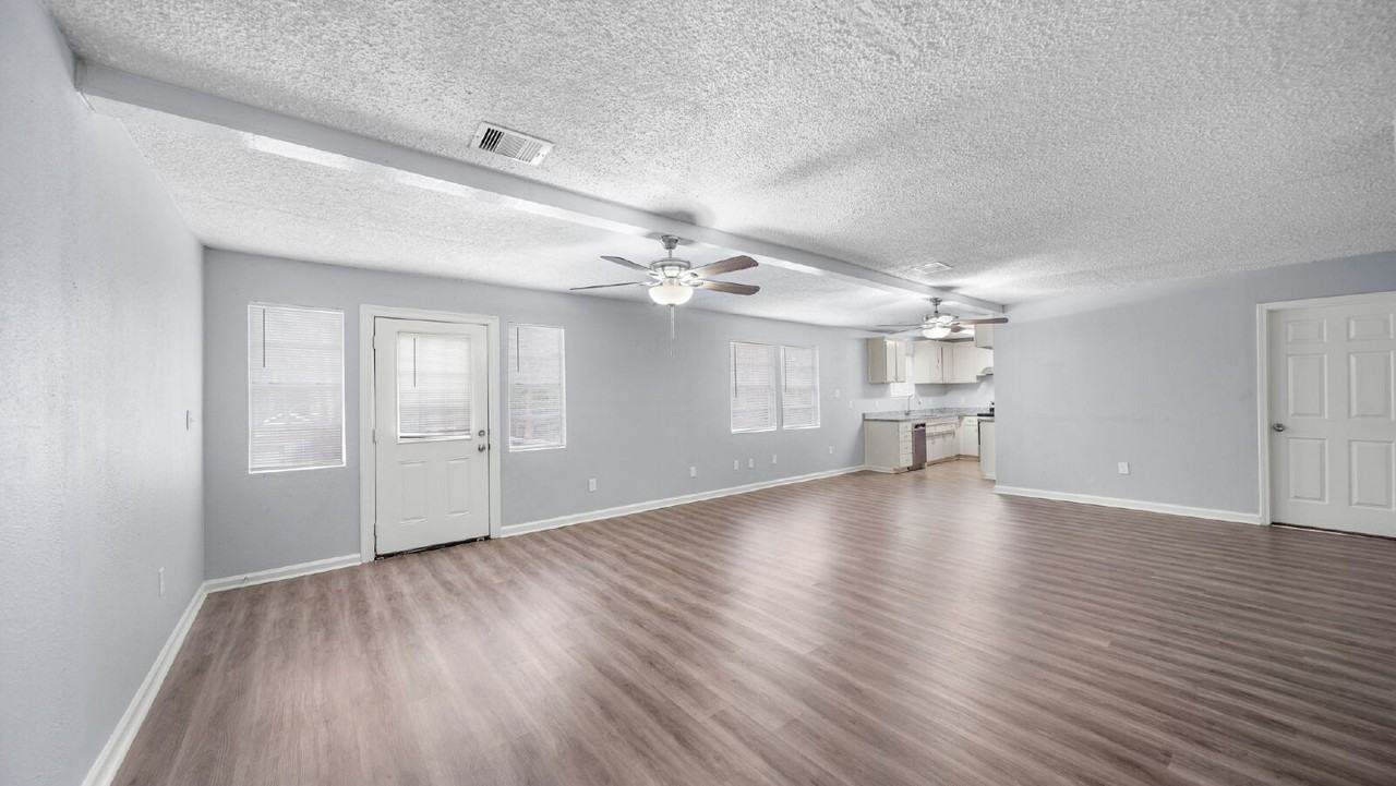 2363 Virginia Ct - Photo 7 of 18