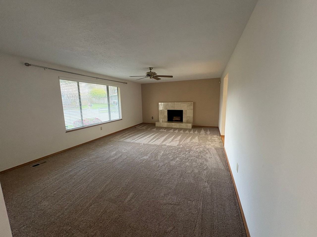 2292 Timothy Ct - Photo 2 of 18