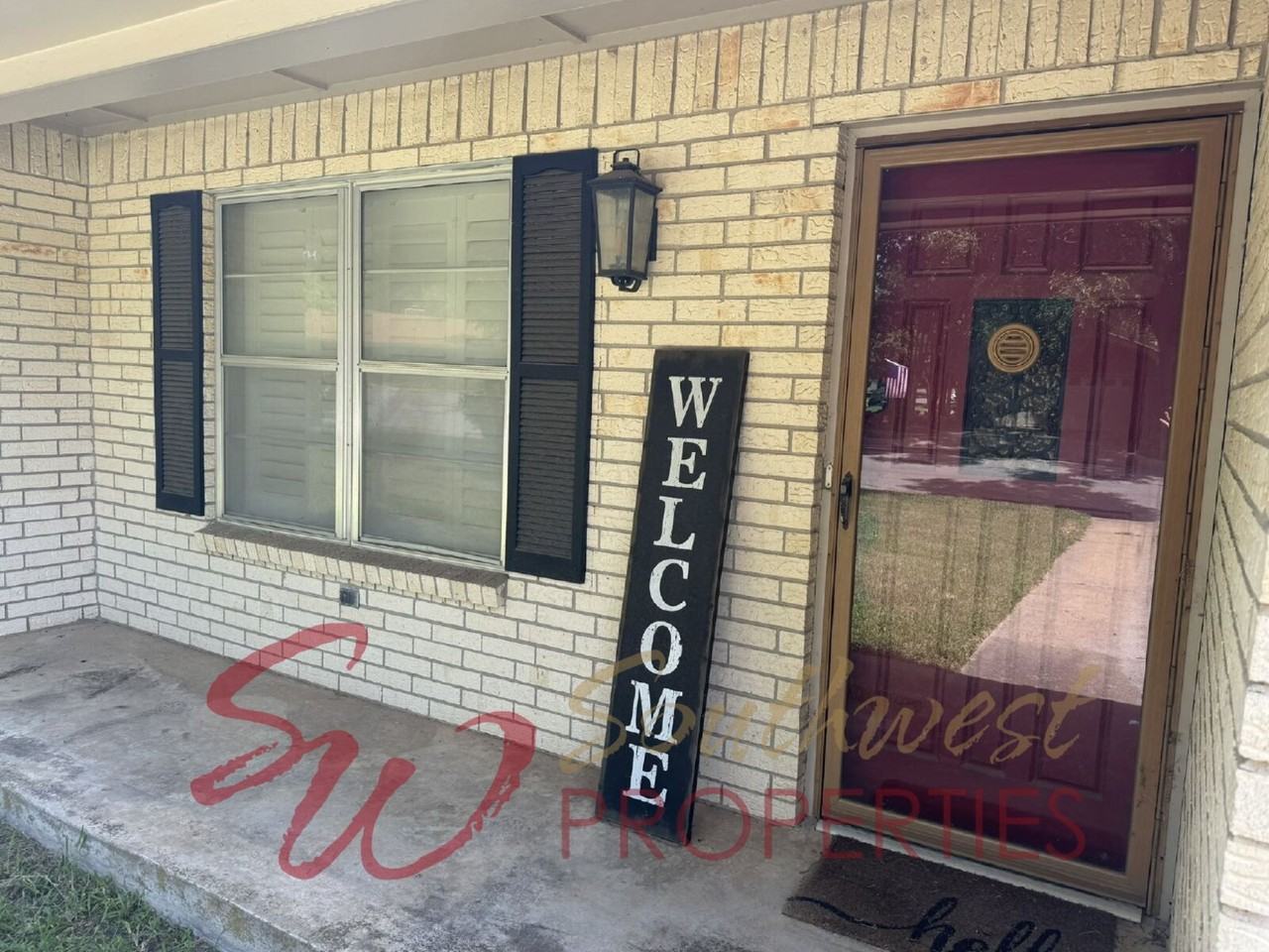 2410 W Frey St - Photo 2 of 17