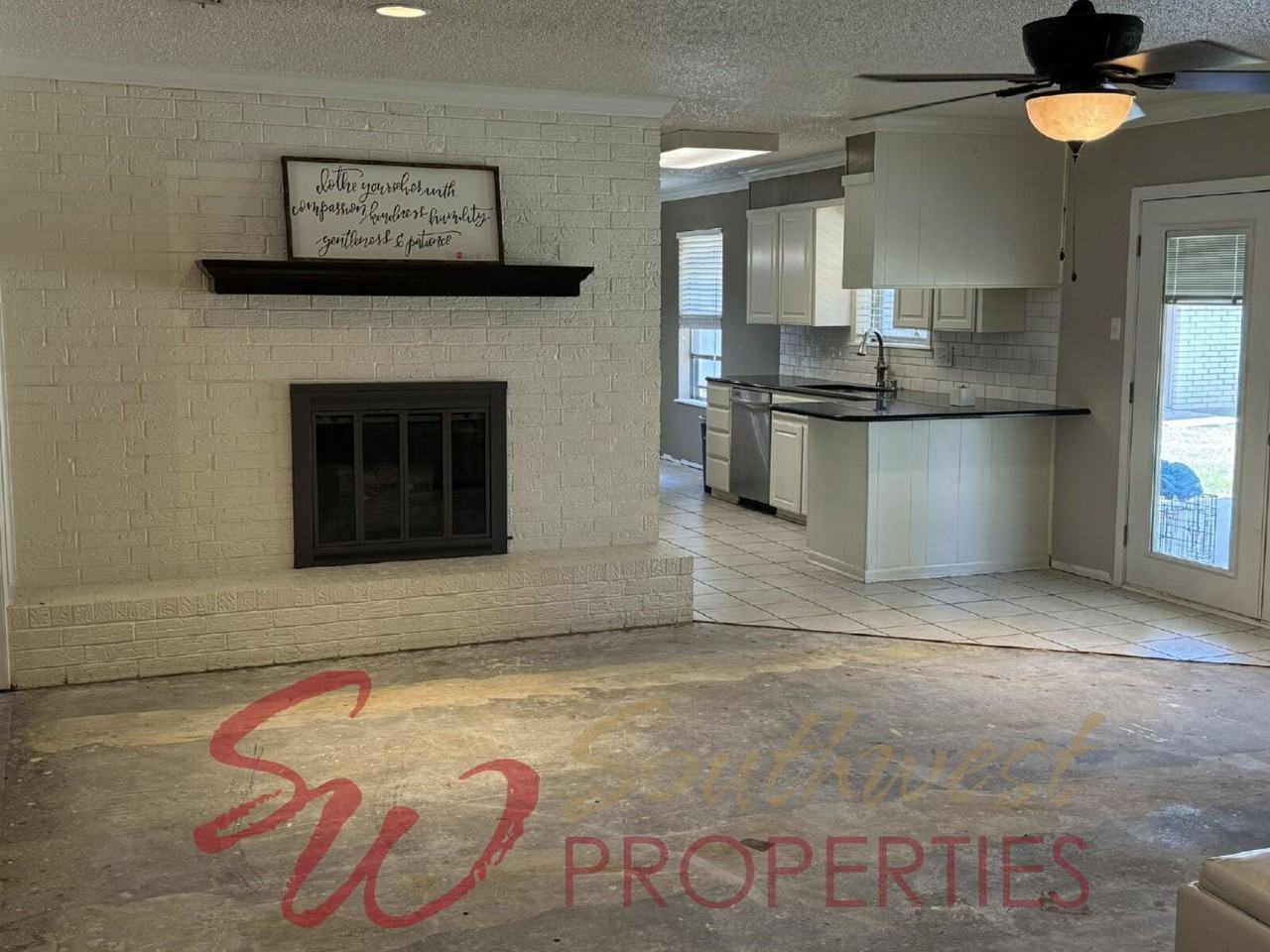 2410 W Frey St - Photo 3 of 17