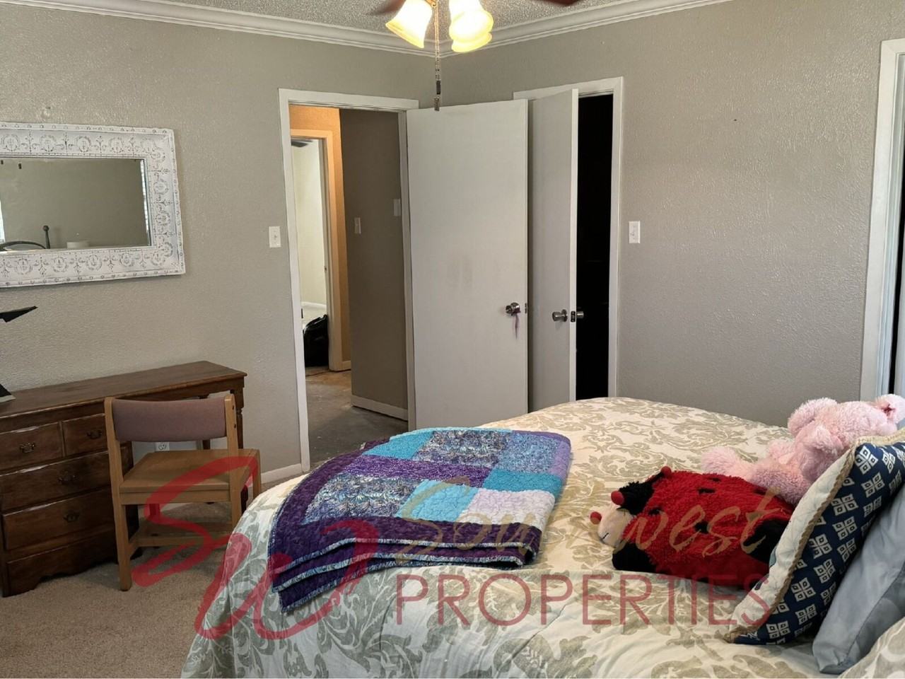 2410 W Frey St - Photo 7 of 17