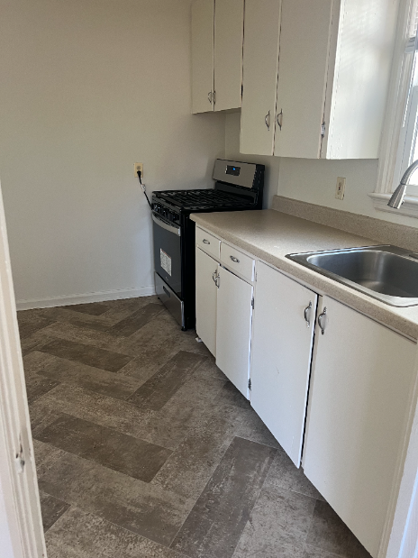 1011 E 22nd St Apt 5 - Photo 3 of 9