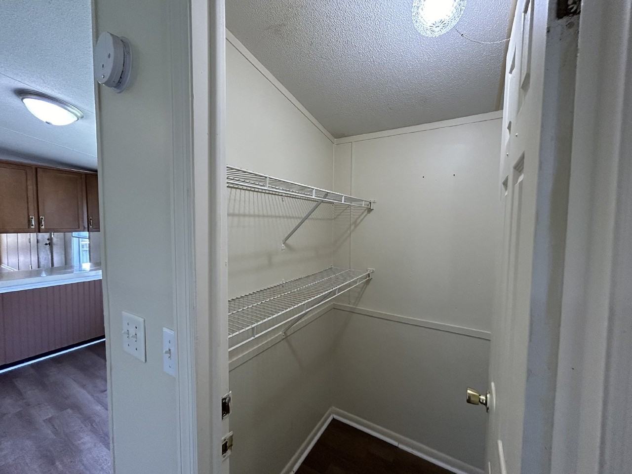 1118 Griffin Rd Se - Photo 5 of 12