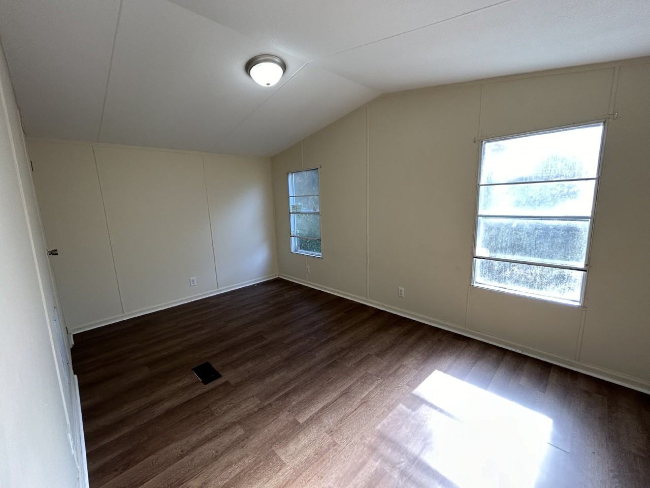 1118 Griffin Rd Se - Photo 6 of 12