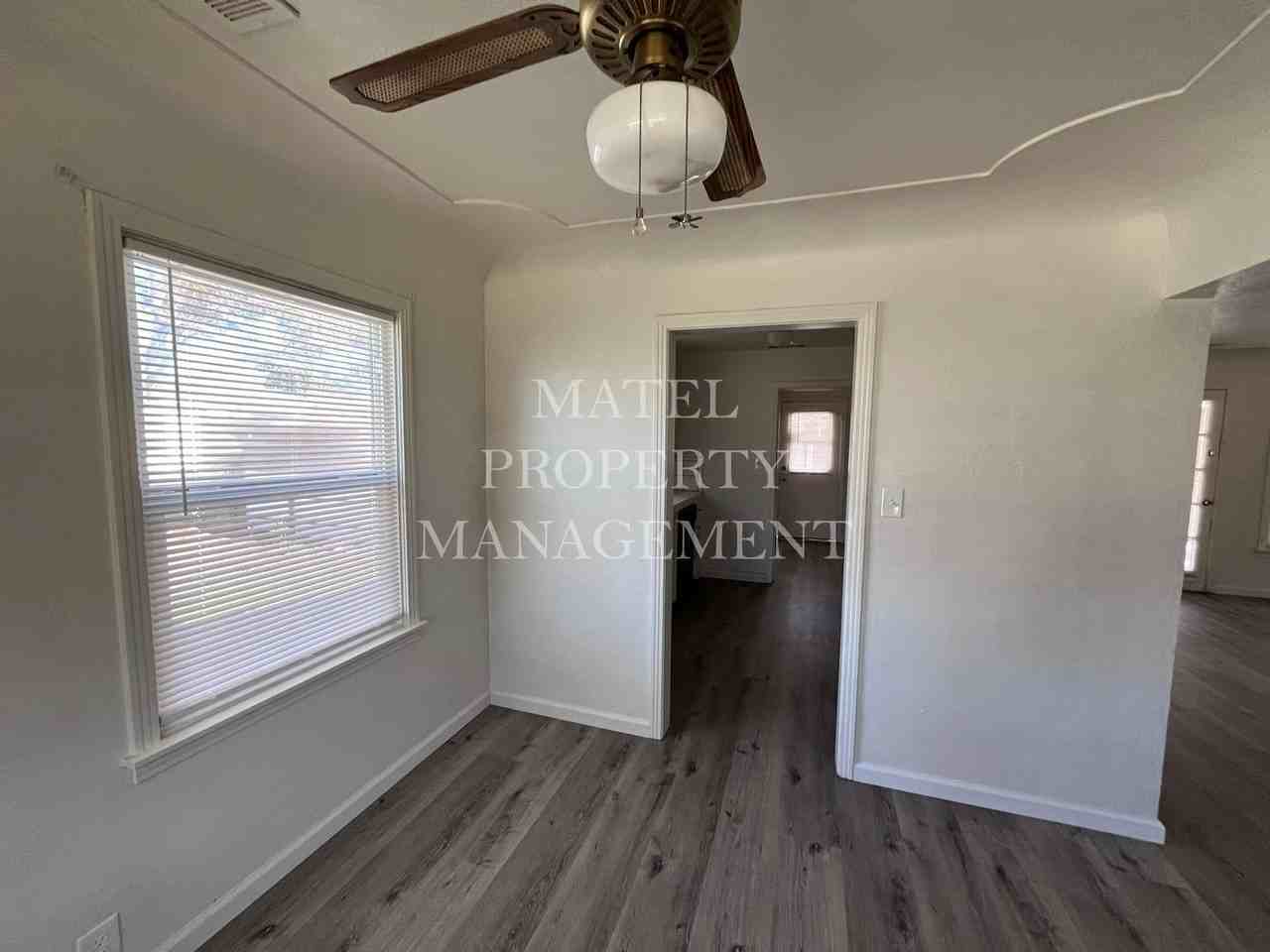 548 Esgar Ave - Photo 4 of 22