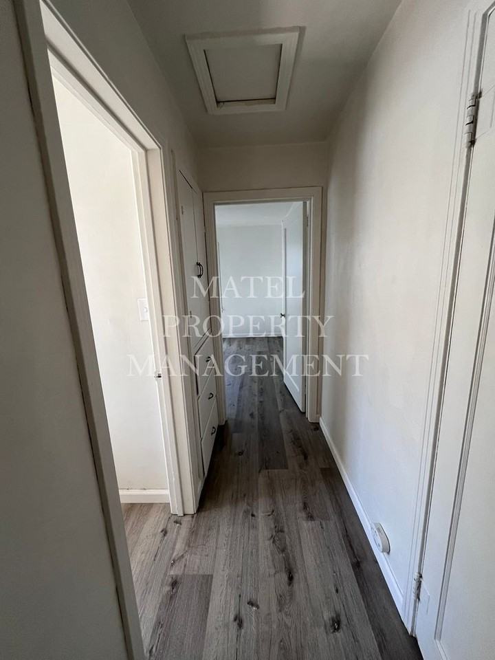 548 Esgar Ave - Photo 6 of 22