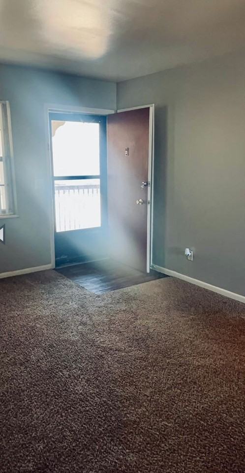 Stratford West Apartments - Photo 4 of 11