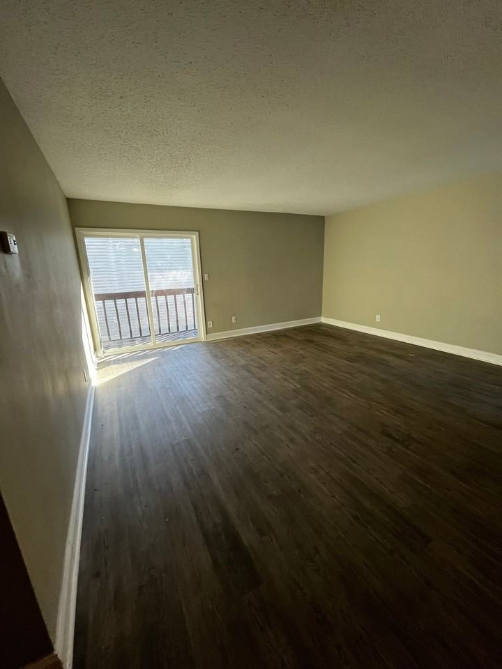 Sandy Creek Apartments - Photo 6 of 19