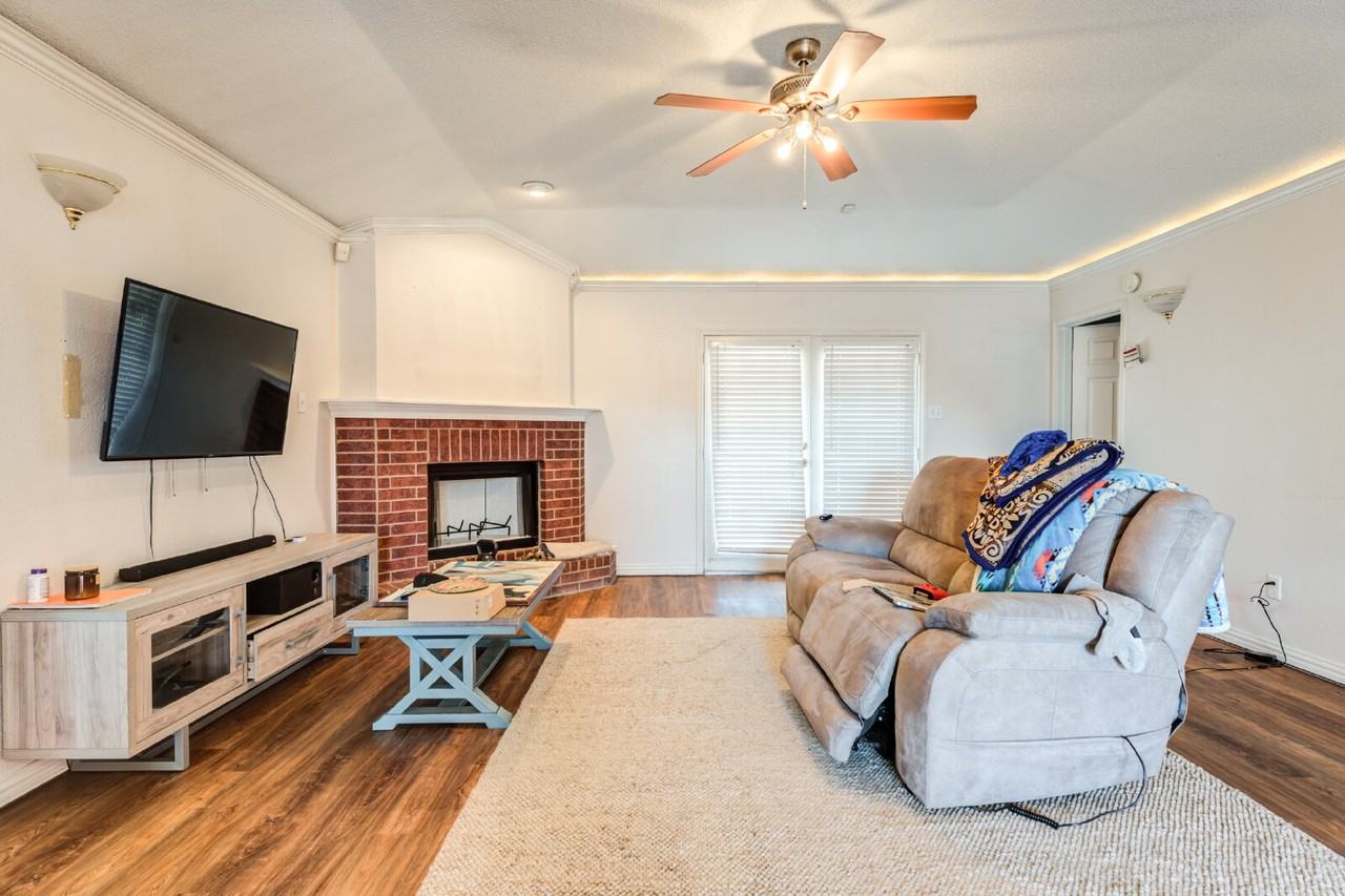 6325 14th St - Photo 4 of 29