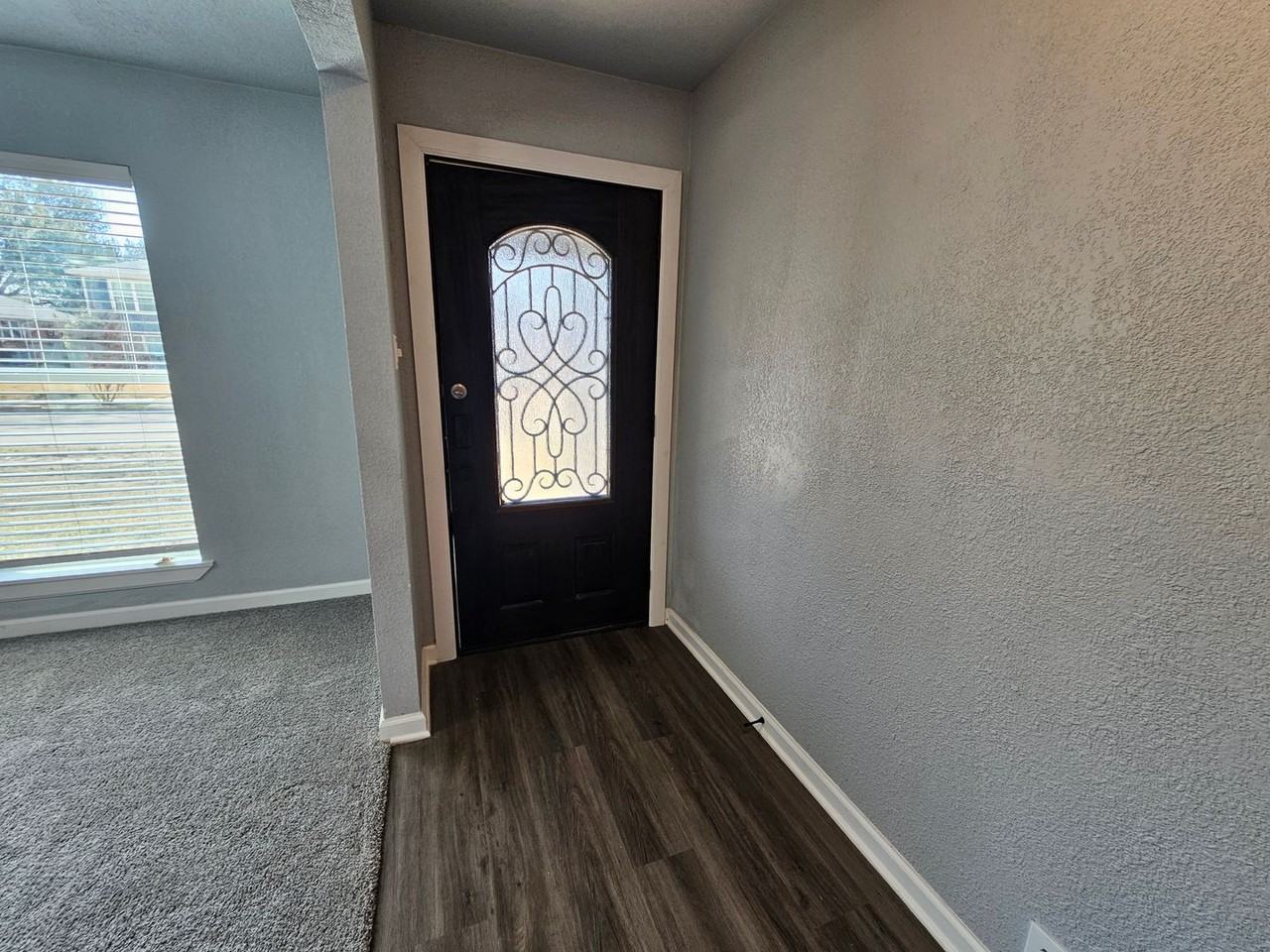 4806 Cliffwood Dr - Photo 3 of 34