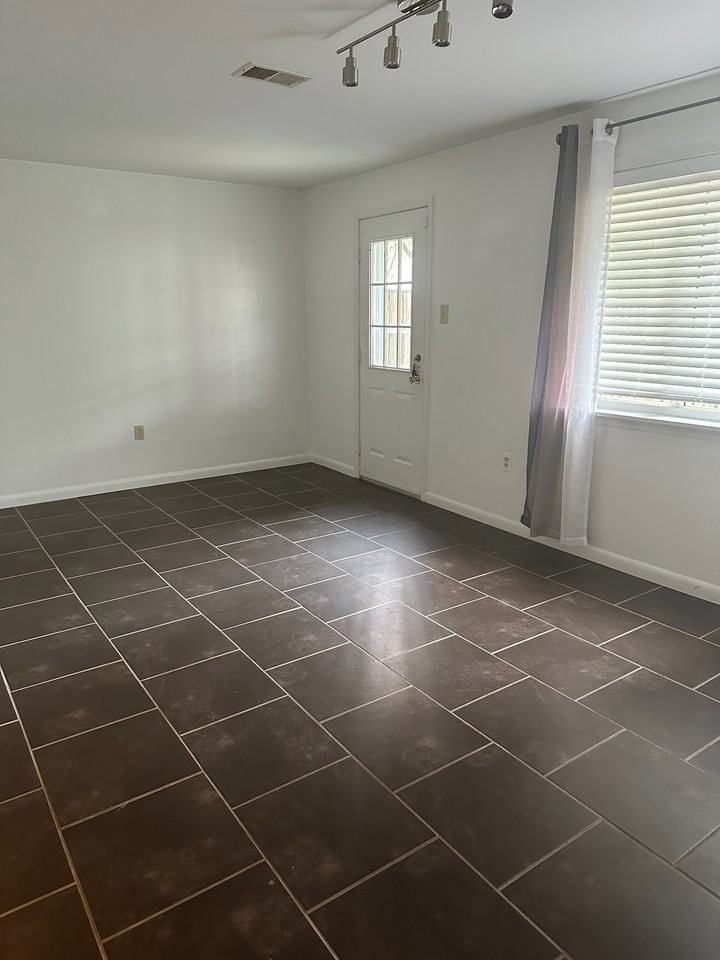 19048 Partridge Wood Dr #1 - Photo 6 of 22