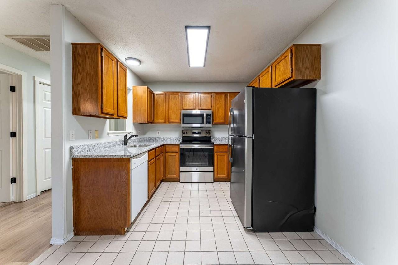 5803 Samantha St #A - Photo 6 of 18