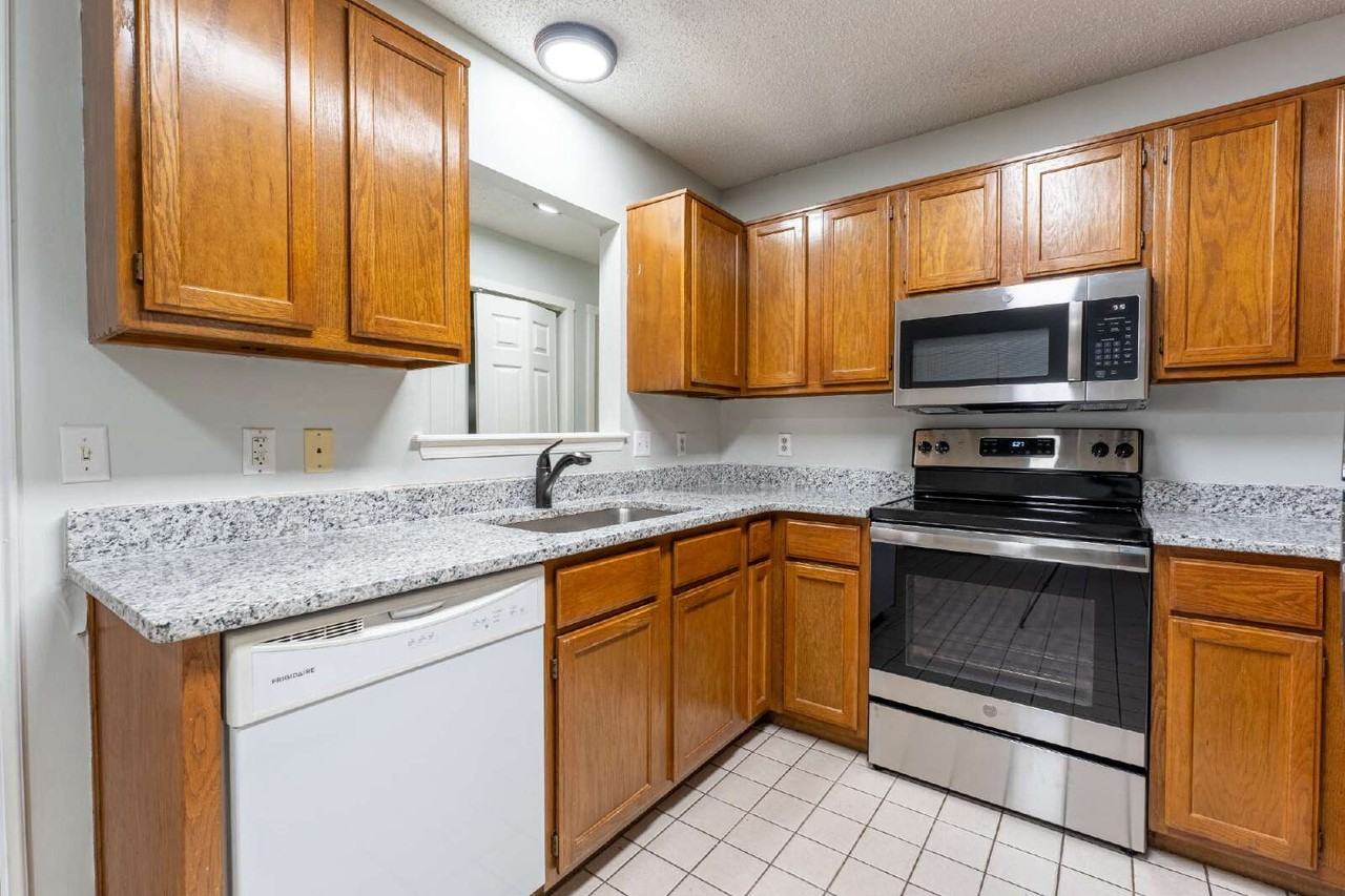 5803 Samantha St #A - Photo 7 of 18