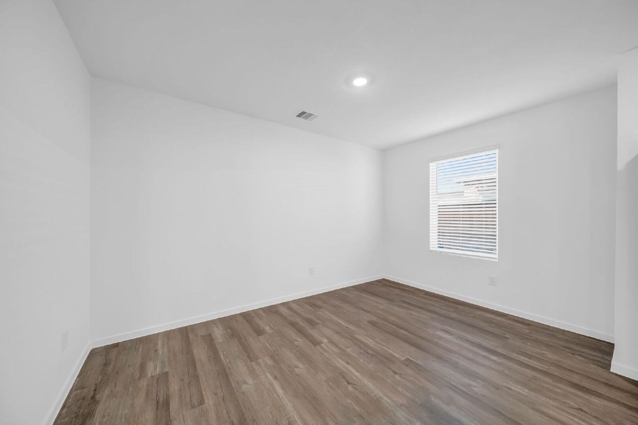 40834 Hawthorne Glades St - Photo 7 of 29