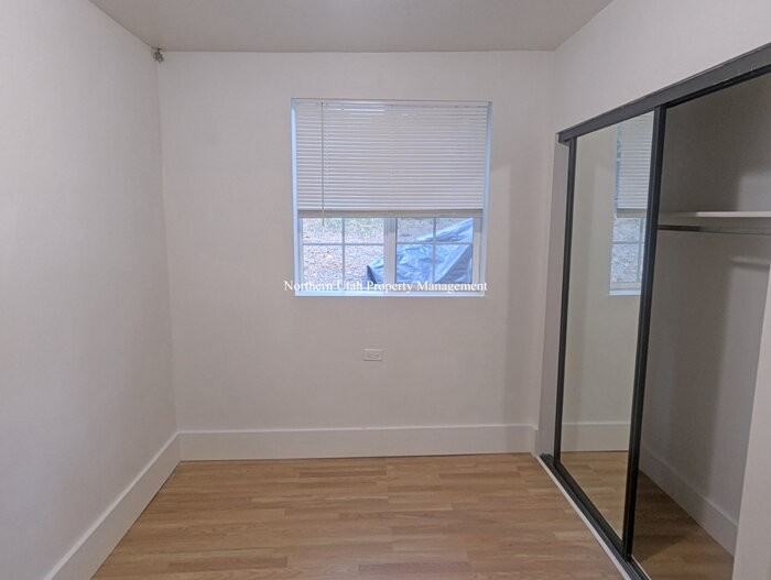 425 E 4th Ave Apt 4 - Photo 7 of 9