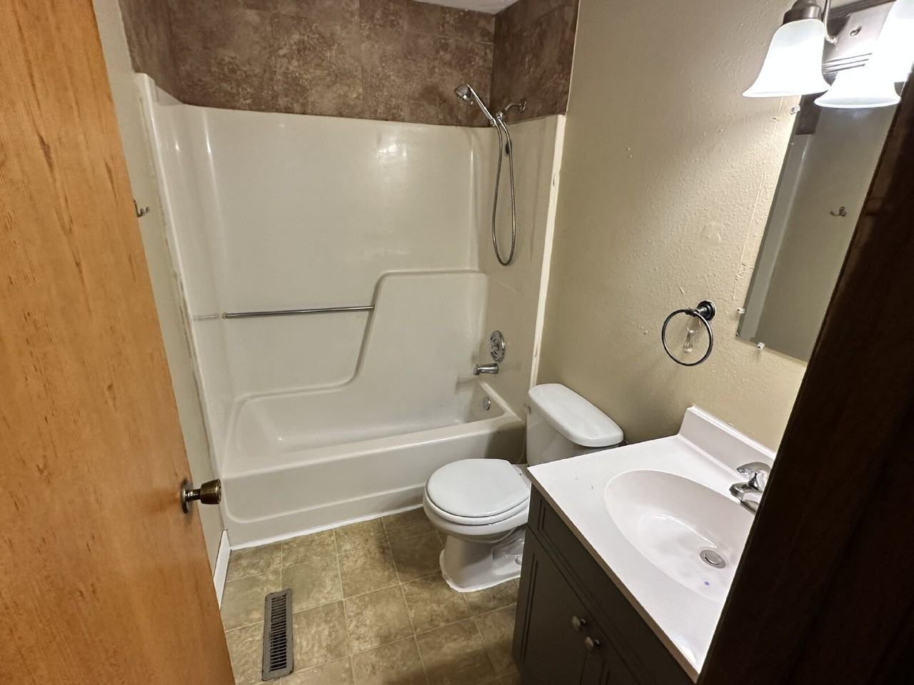 1506 Terrace Dr - Photo 2 of 6