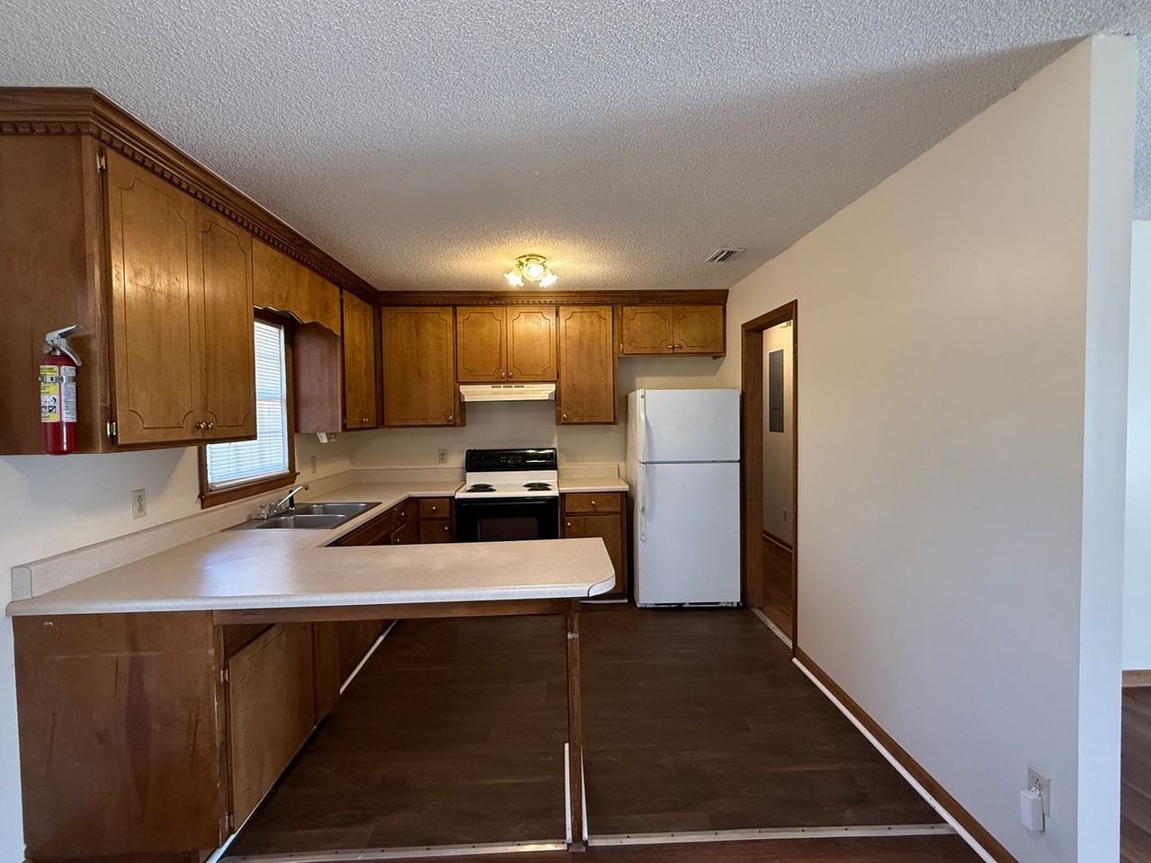 516 Floyd St - Photo 3 of 11