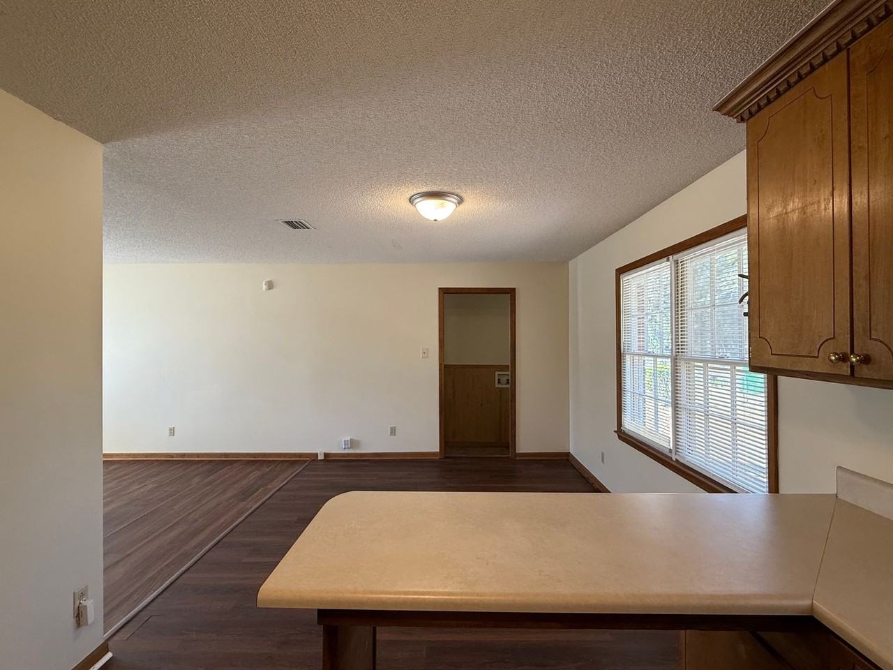 516 Floyd St - Photo 5 of 11