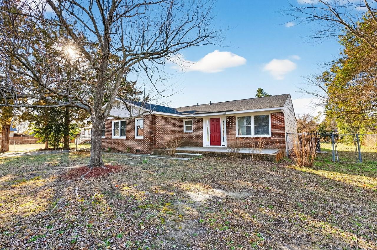 512 E Mclean St - Photo 4 of 40