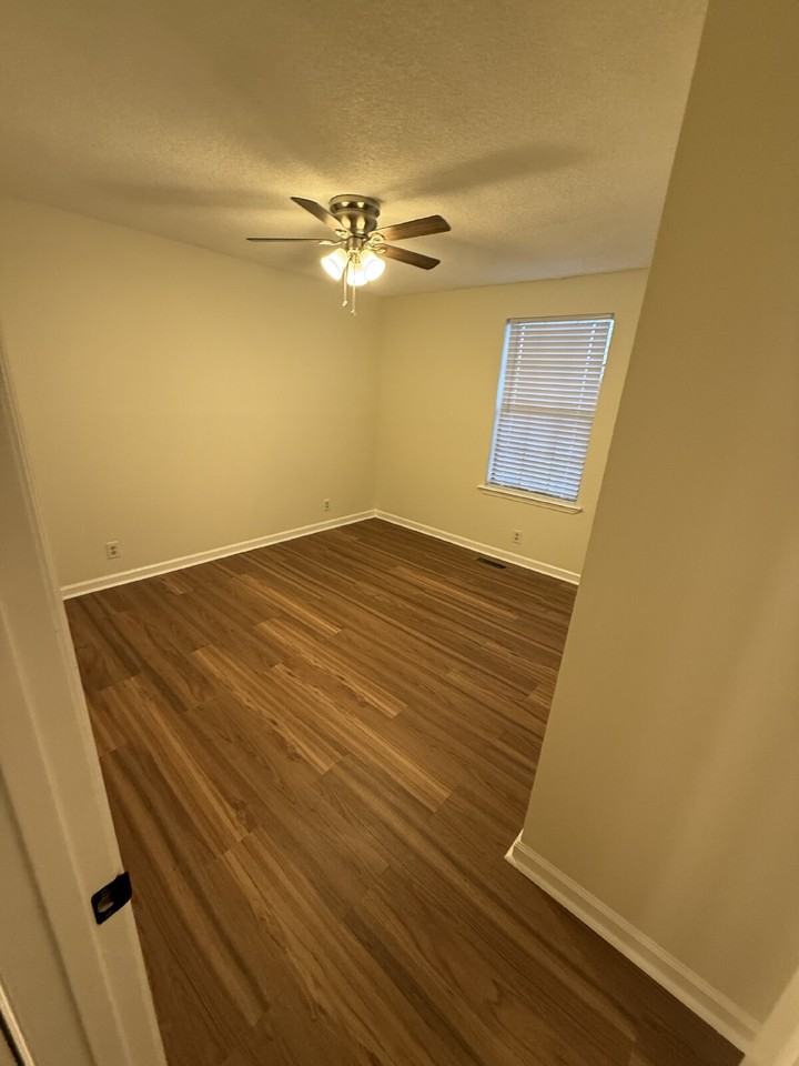 821 Hillmore Dr - Photo 6 of 15