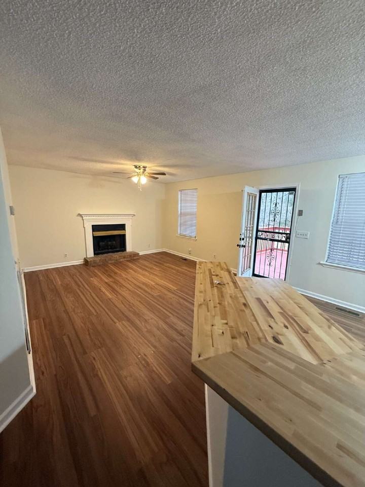 821 Hillmore Dr - Photo 7 of 15