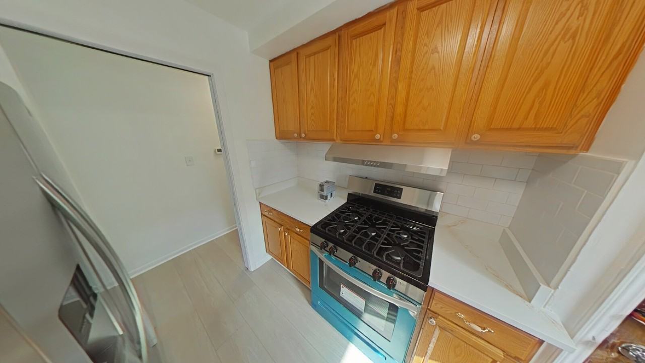 26220 Lehner St - Photo 5 of 11