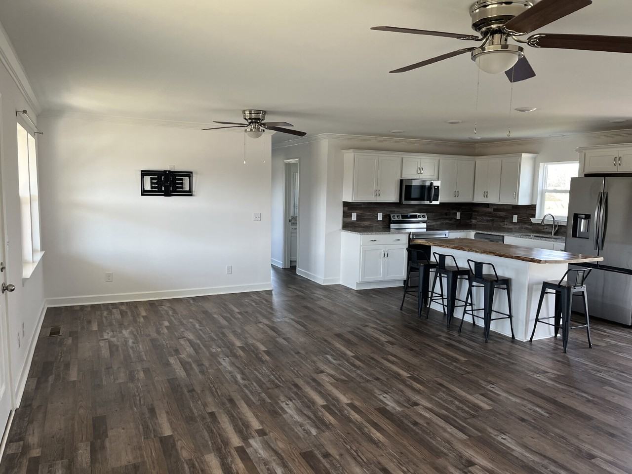 9155 Concord Rd - Photo 4 of 34