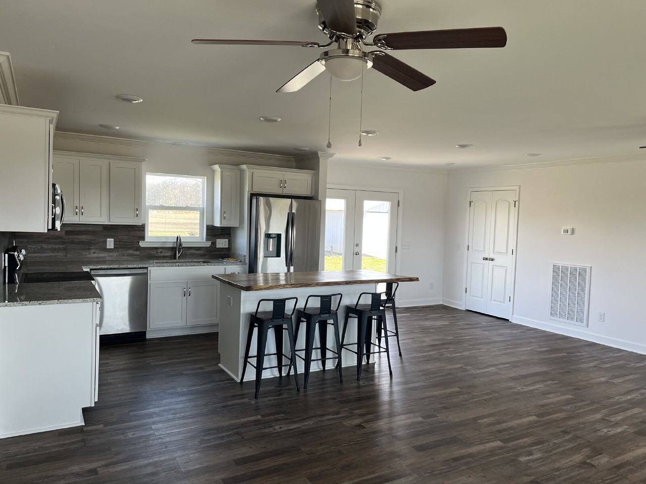 9155 Concord Rd - Photo 5 of 34