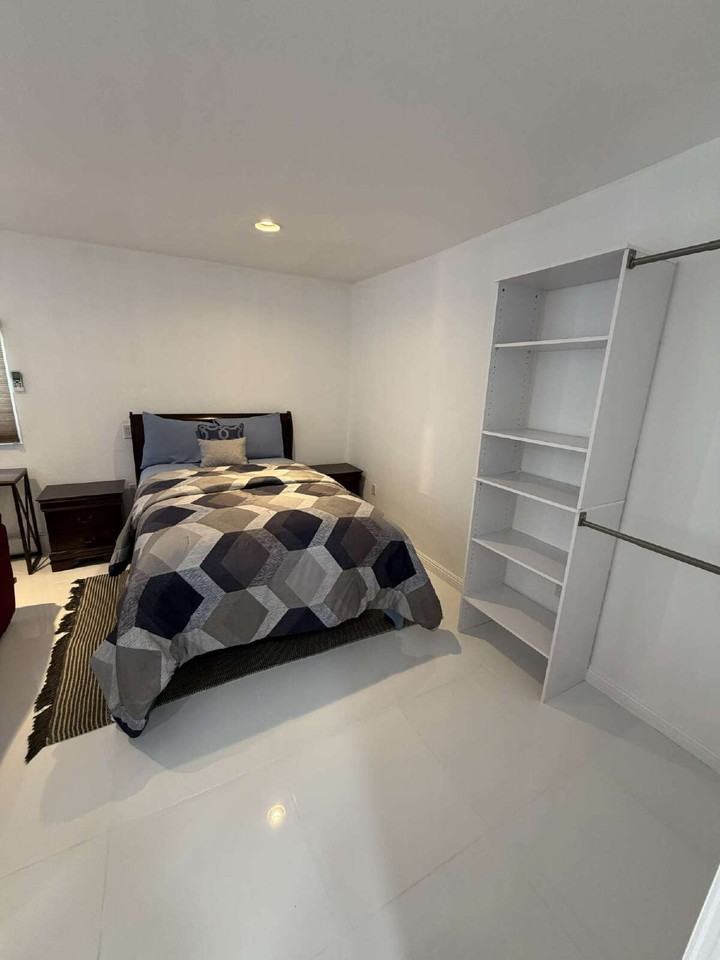 28141 Alaminos Dr - Photo 3 of 10