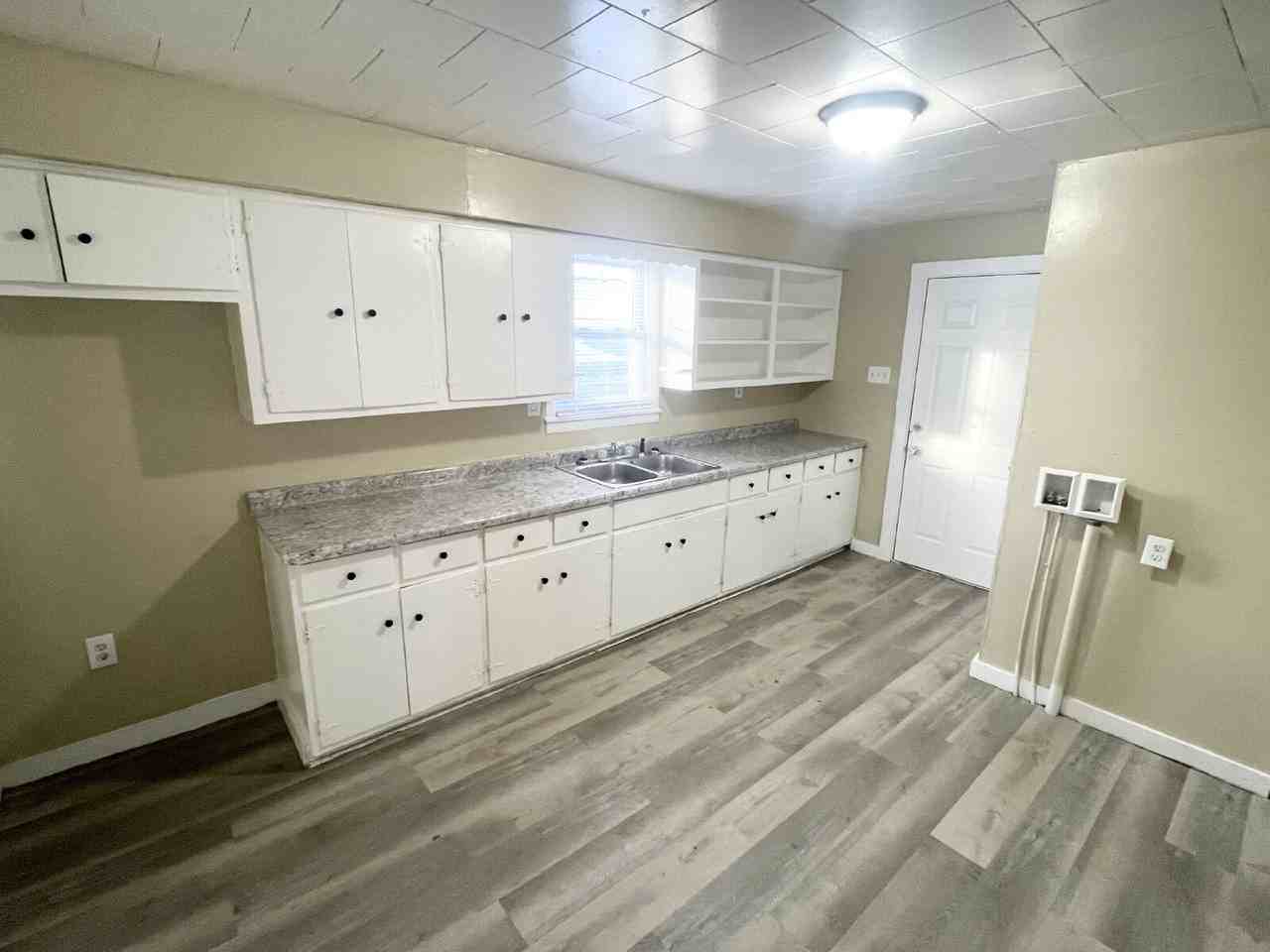 3114 4th Ave E - Photo 2 of 7