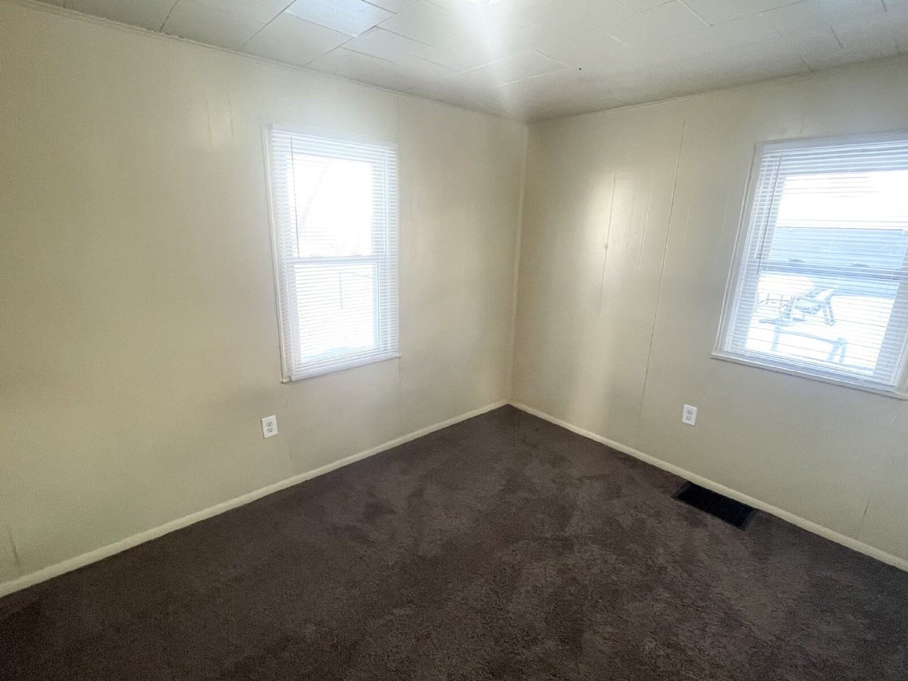 3114 4th Ave E - Photo 5 of 7