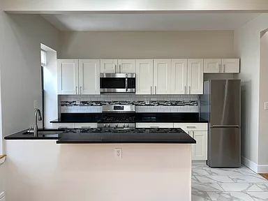 213 Stuyvesant Ave #6D - Photo 5 of 6