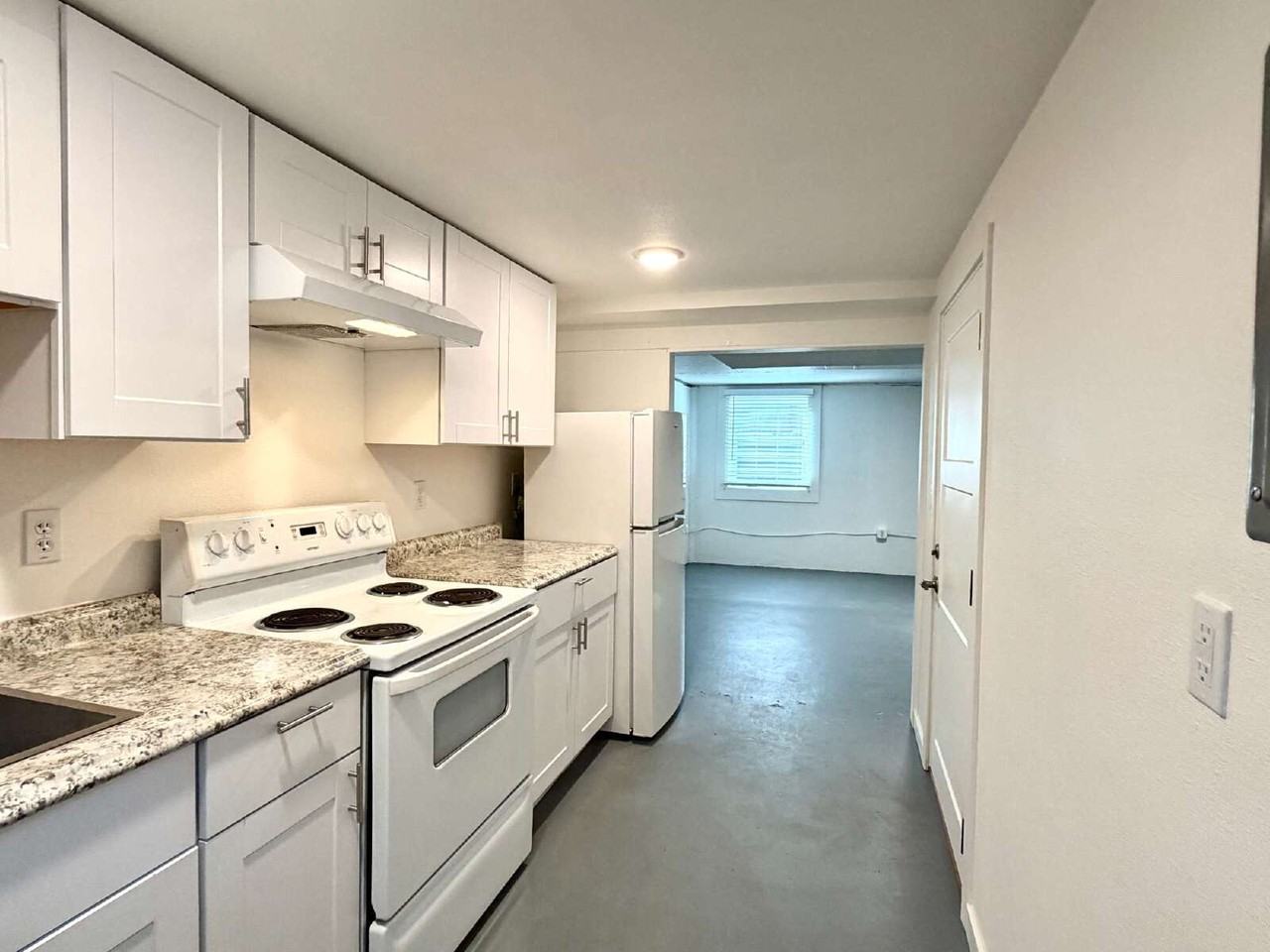 8131 Southeast Beech Street - Photo 6 of 8