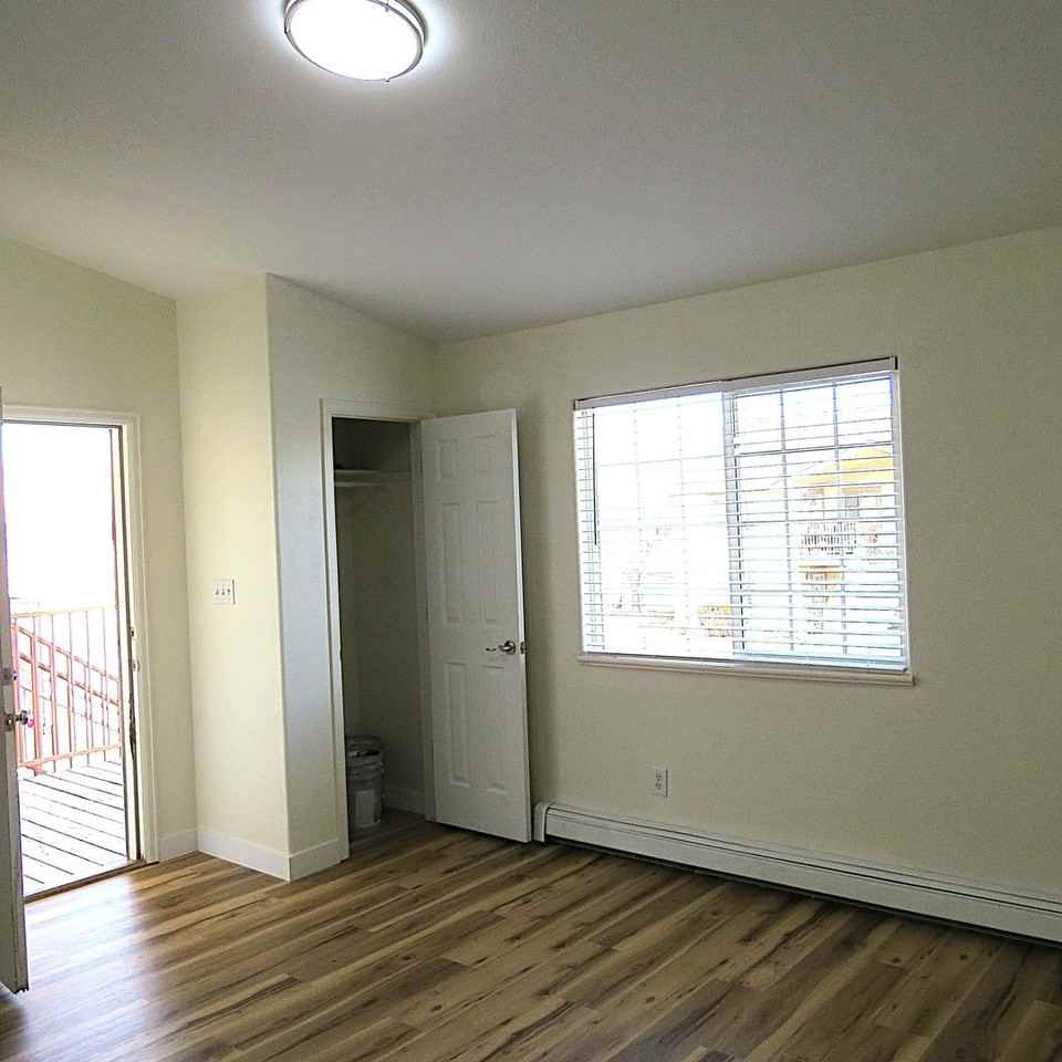 499 Coronado Ct #C - Photo 7 of 25