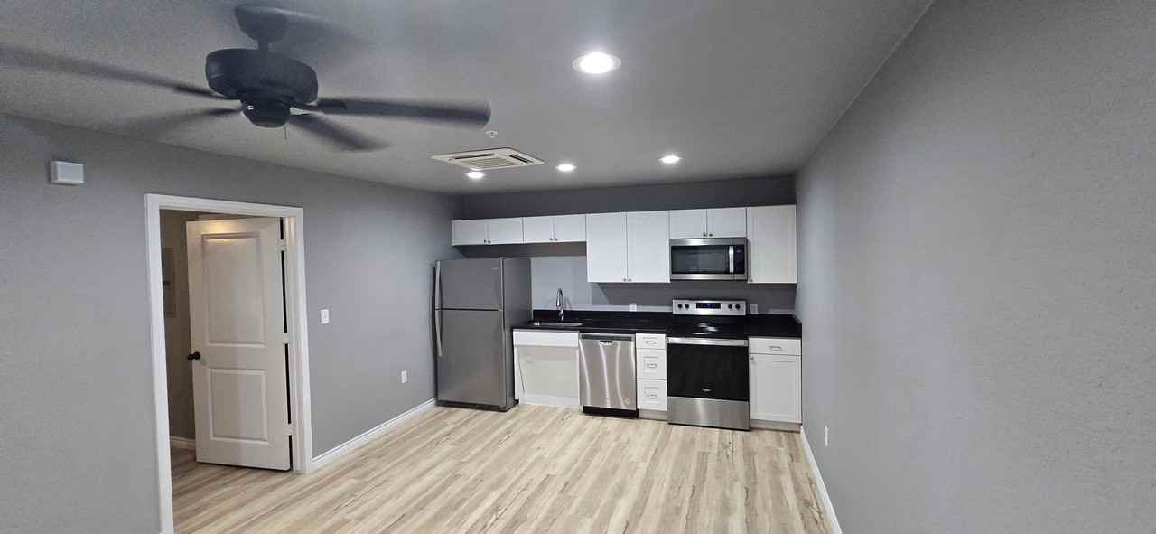 9114 Royal - Photo 6 of 23