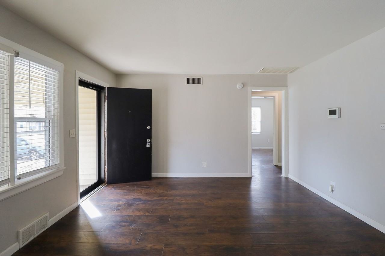 4366 N Garrison Pl - Photo 6 of 28