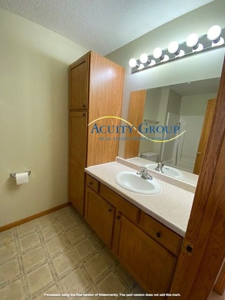 25579 Pine Ridge Rd - Photo 6 of 9