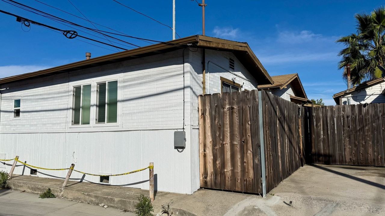 4676 Hawley Blvd - Photo 7 of 13