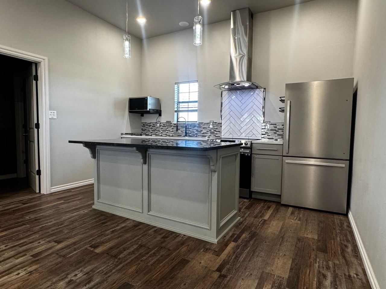 501 Nw Oak Ave - Photo 7 of 22