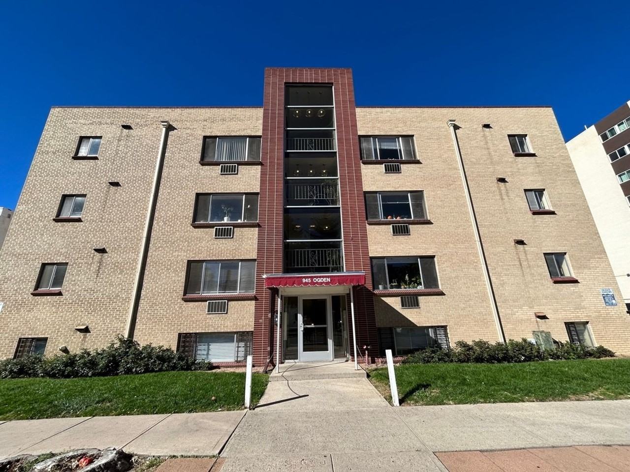 The Ogden Arms at 945 Ogden - Photo 4 of 15