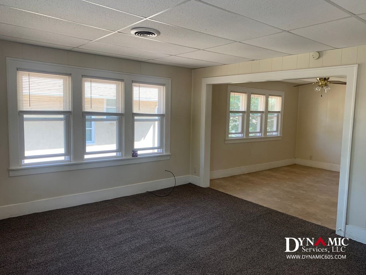 715 W 16th St - Photo 2 of 11