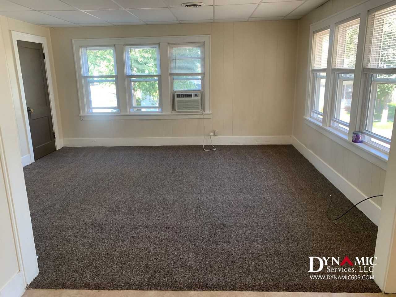 715 W 16th St - Photo 4 of 11